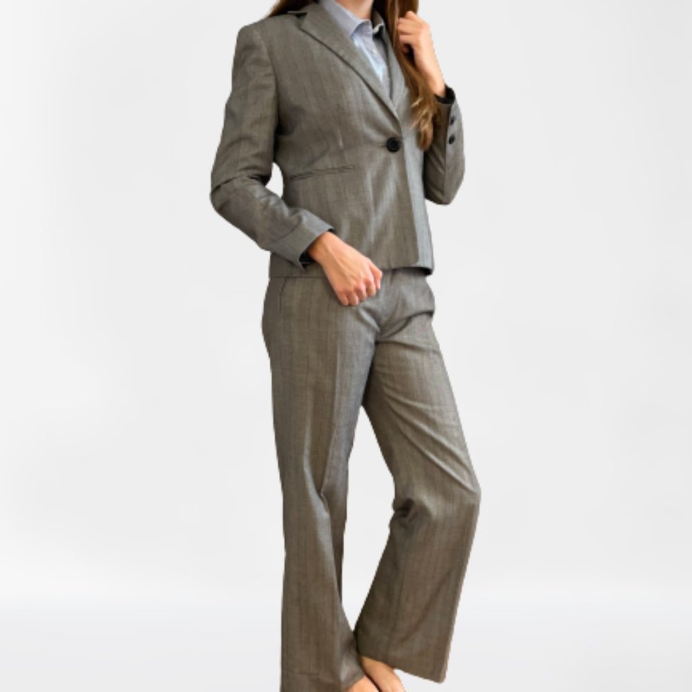 Kasper Women's 2-Piece Suit Grey Blazer and Pants
